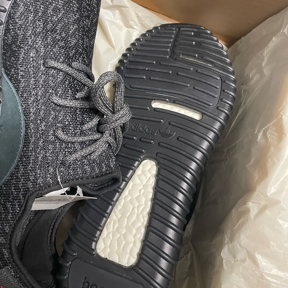 Yeezy Boost 350 Pirate Black (2015) SZ 10 - Picture 4 of 6